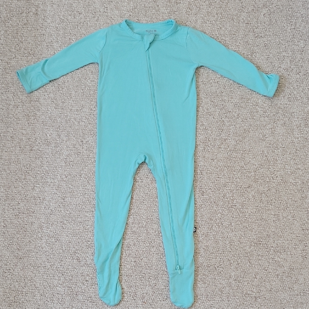 EUC Kyte Baby Bamboo Zippered Footie
